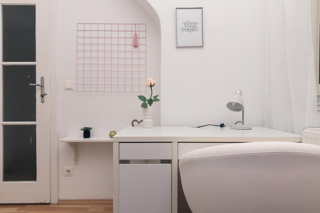 Milky Way Top Floor 2-Bedroom Apartment Air Condition Wien Eksteriør billede